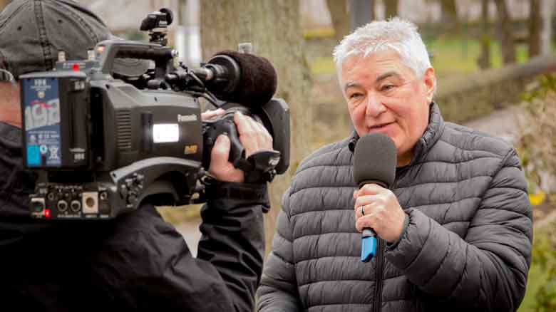 SecondRadio Moderataor gemeinsam unterwegs mit erzgebirge.tv in Gelenau (Foto: Eberhard Tschök)