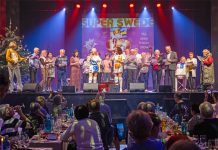 Mamma Mia! Senioren rocken Weihnachtsfeier.